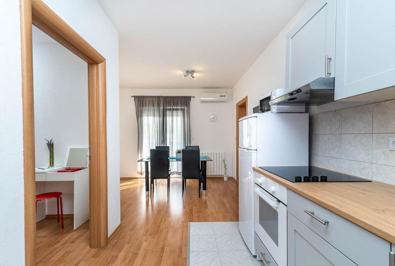 Villa Eight By Villa Kuzmanic Trogir Bagian luar foto