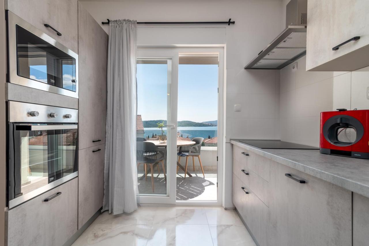 Villa Eight By Villa Kuzmanic Trogir Bagian luar foto
